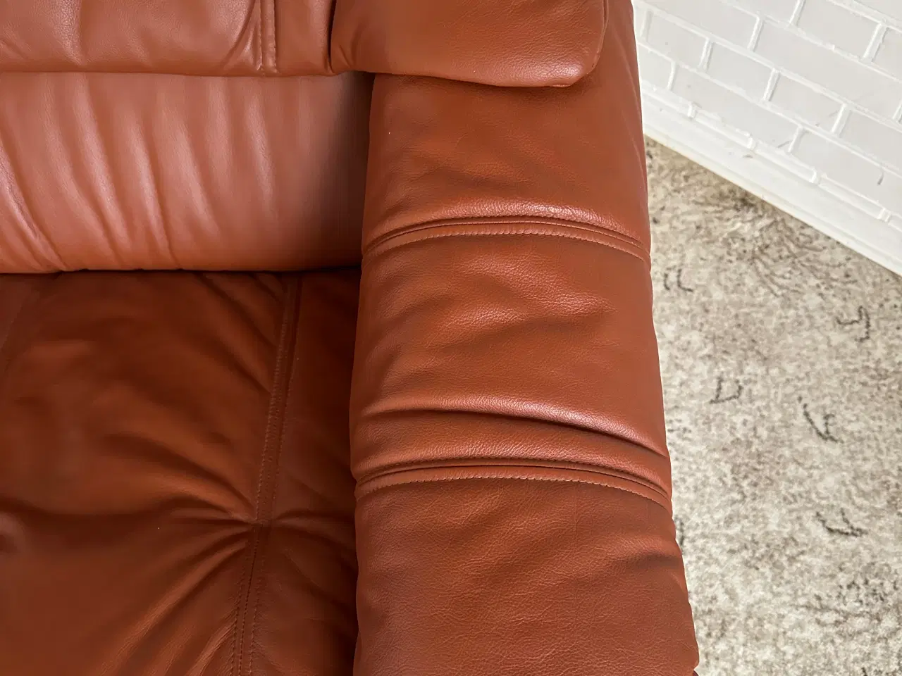 Billede 4 - 3-personers lædersofa – brun – velholdt – 185 cm