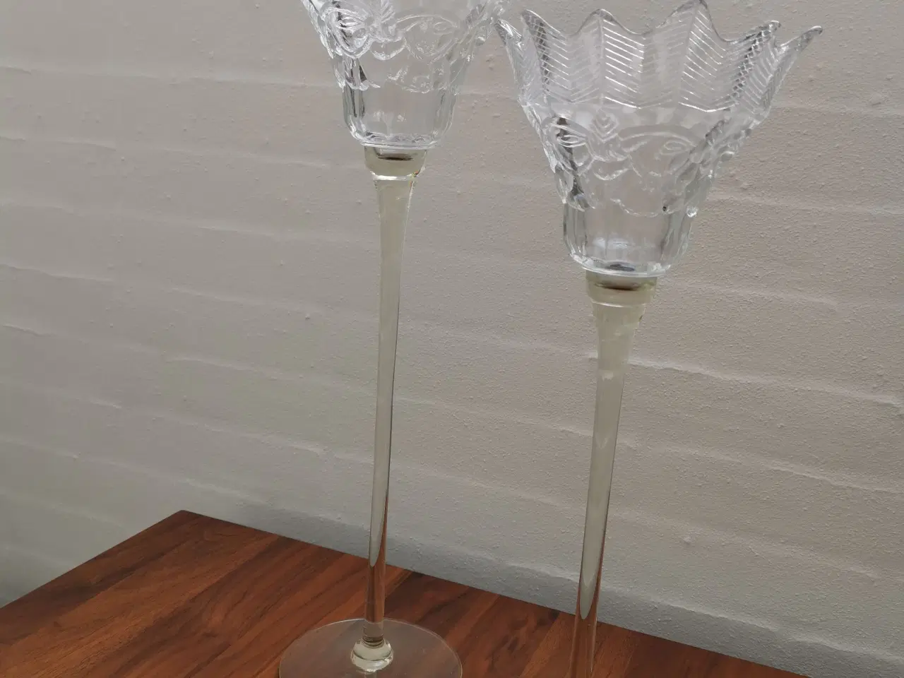 Billede 2 - 2 høje lanterner i glas til lys, eller blomster