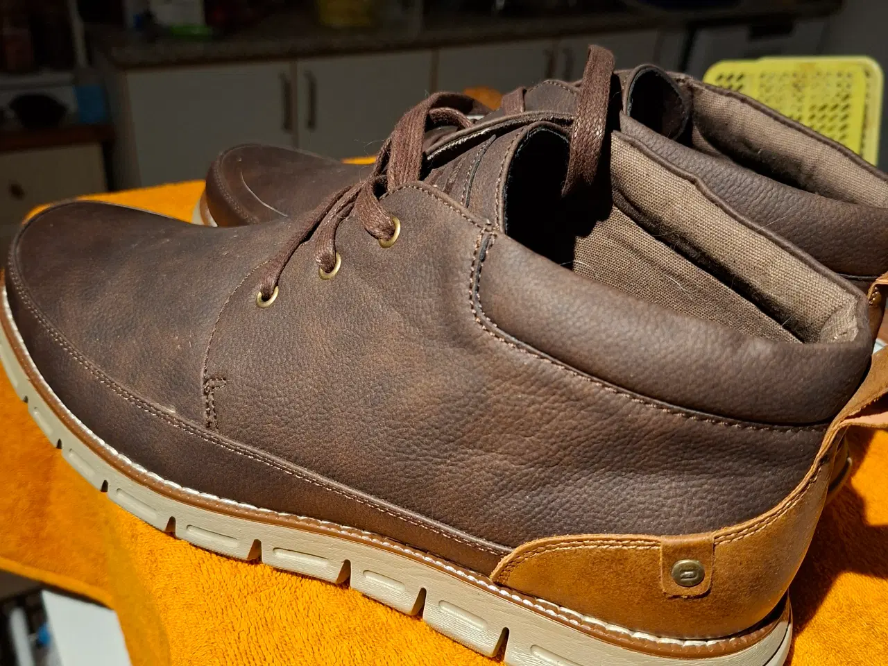 Billede 2 - Sko str 44 sælges. 