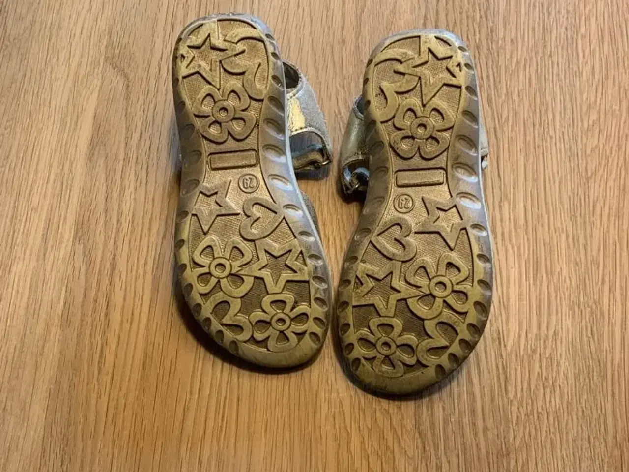 Billede 4 - iMac sandaler i gul/sølv str. 29