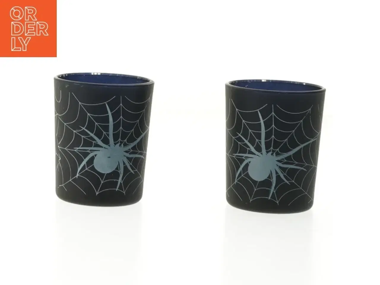 Billede 1 - To stearinlys med edderkopmønster (str. 7x5,5 cm)