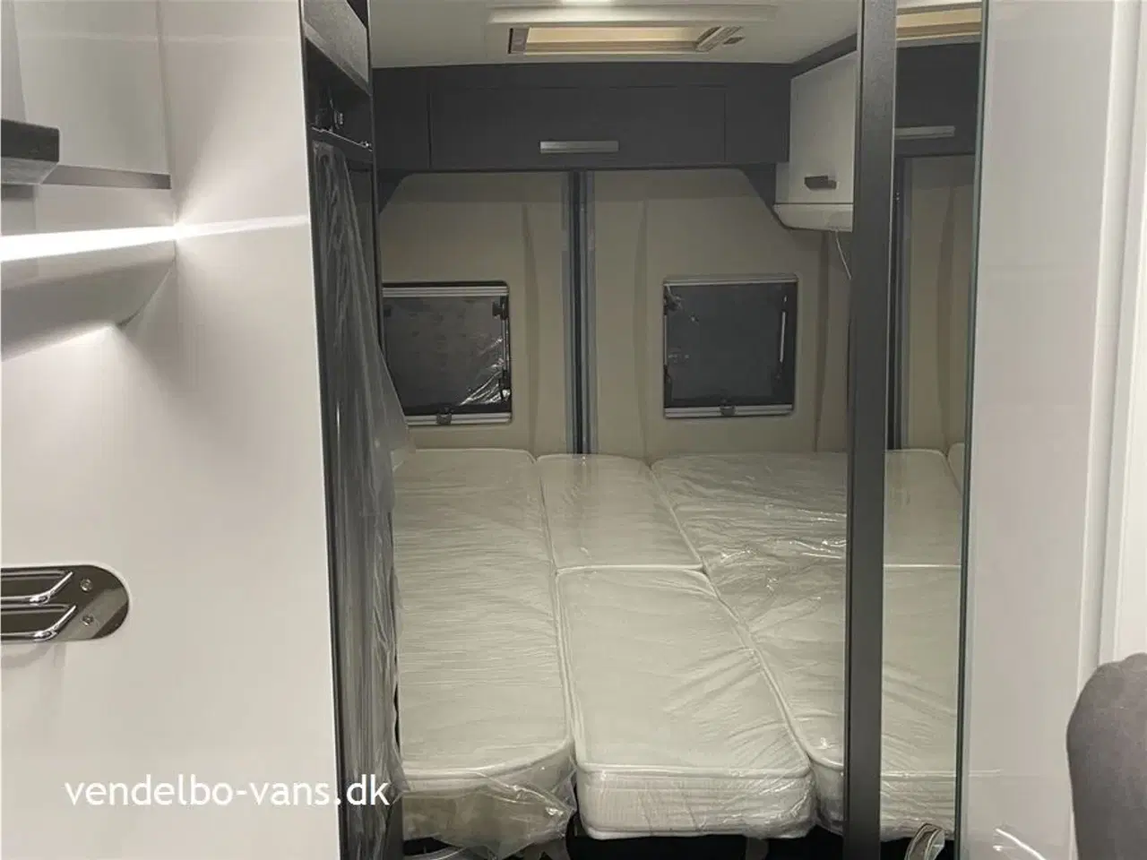 Billede 15 - 2022 - McLouis Menfys Van 04 Prestige Matic   Det er CamperVan topudgaven med masser af udstyr - Prestige Matic
