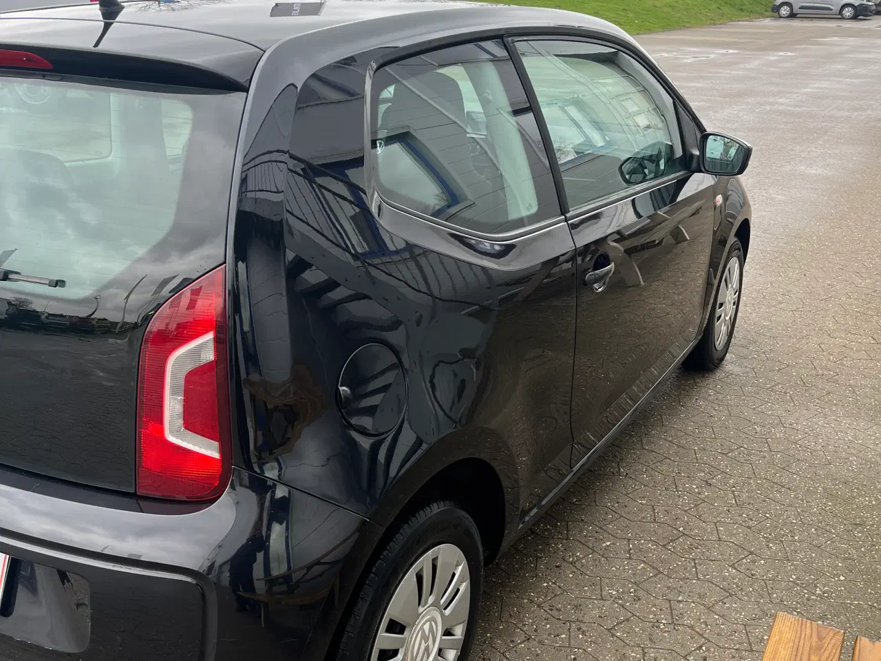 Billede 4 - WV up   1,0  75 hk År 2012