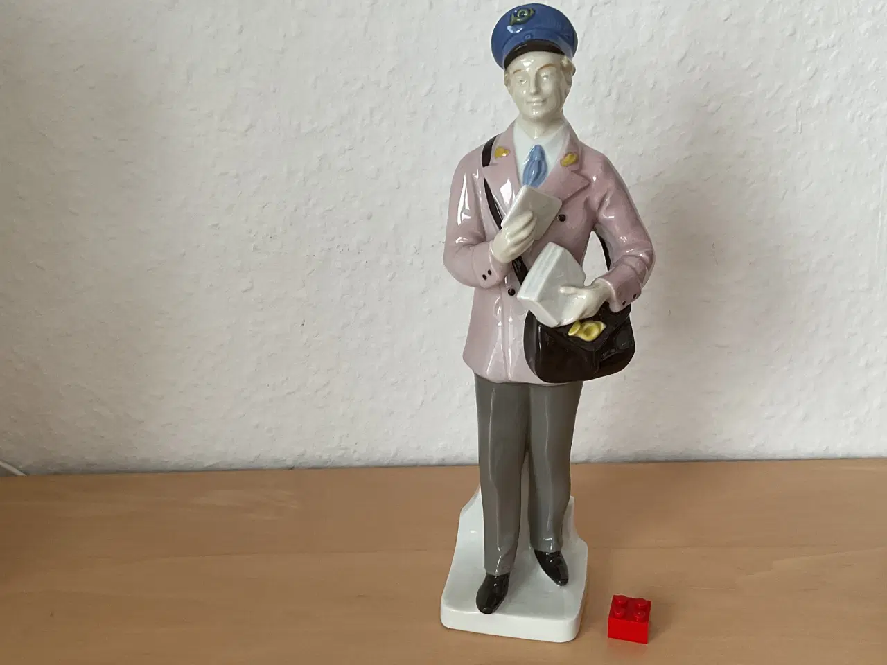 Billede 6 - Postmand i tysk porcelæn