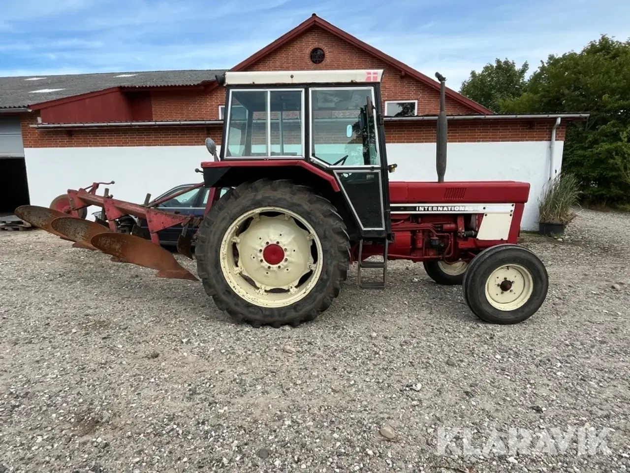 Billede 7 - Veterantraktor med plov IH