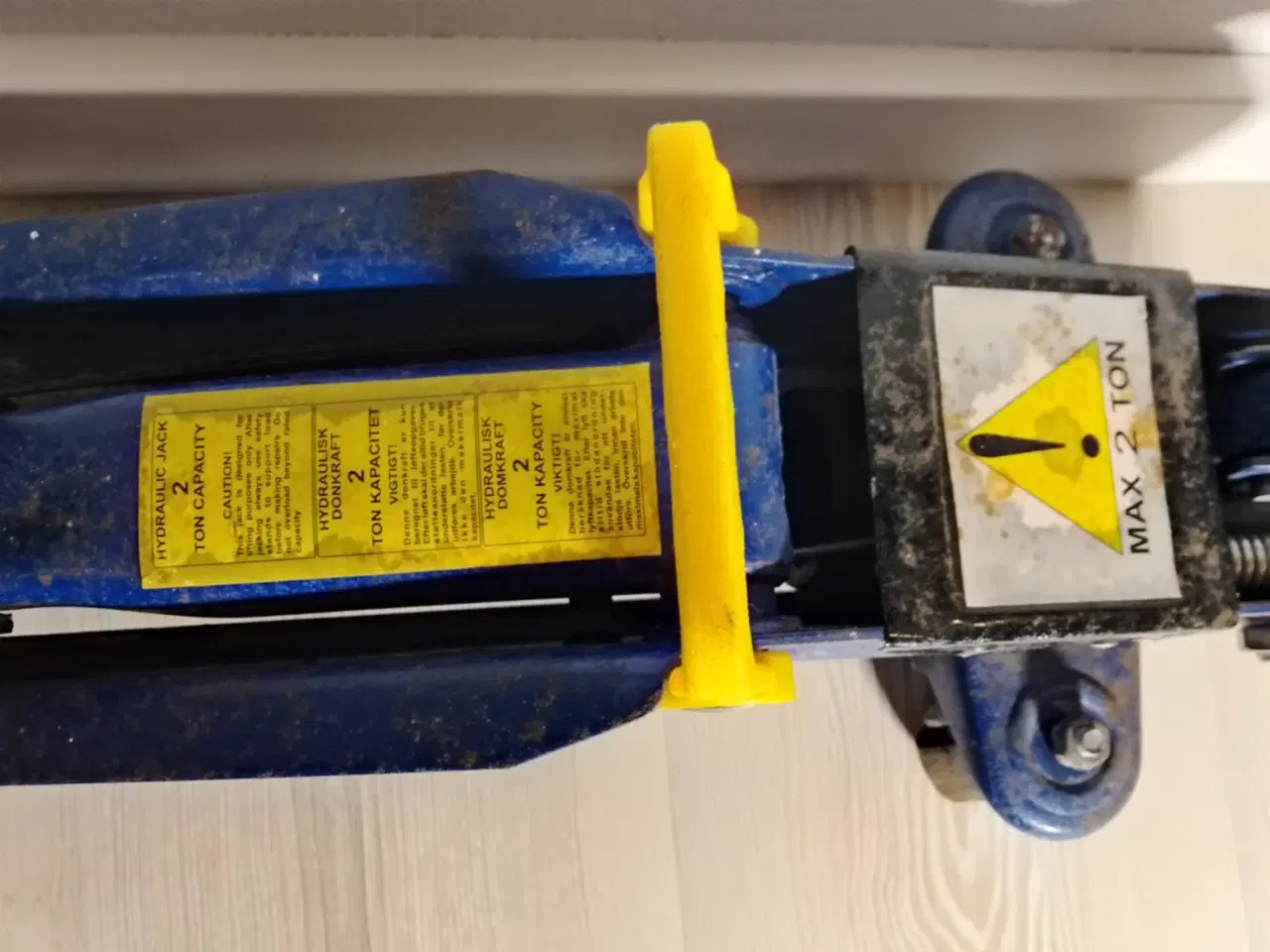 Billede 2 - Hydraulisk donkraft 2 ton – Skift selv dæk og spar