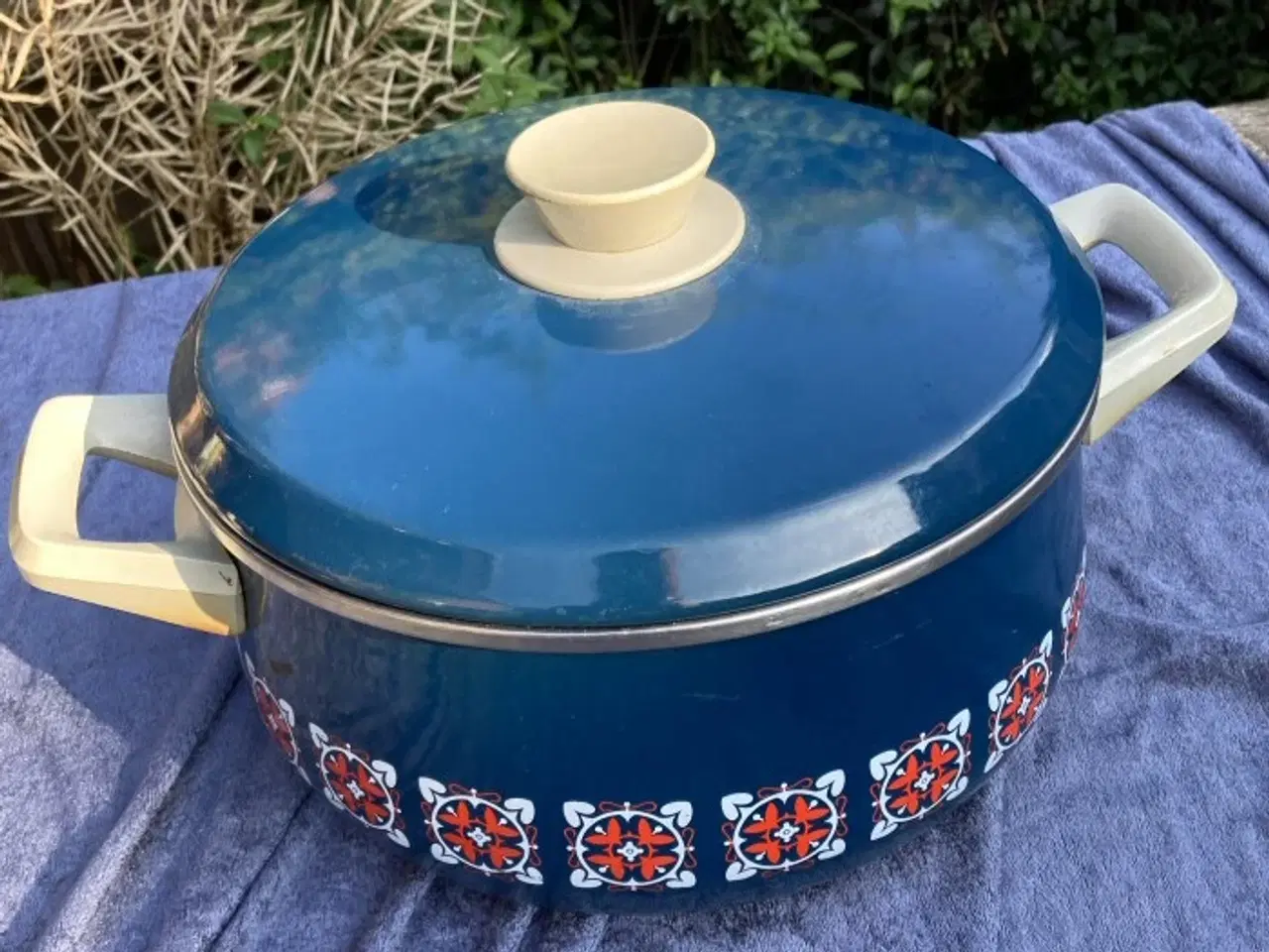 Billede 1 - Gryde – emalje – 25 cm diameter foroven 