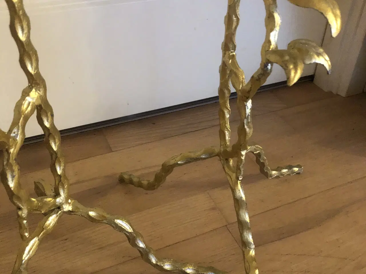 Billede 1 - Gamle fine guldfarvet gulvlysestager i jern/metal