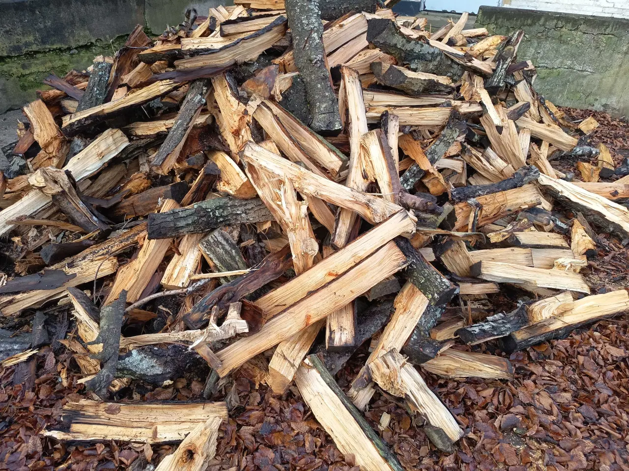 Billede 1 - Kløvet brænde