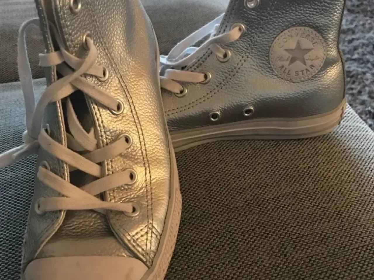 Billede 1 - Converse støvler i sølvfarve