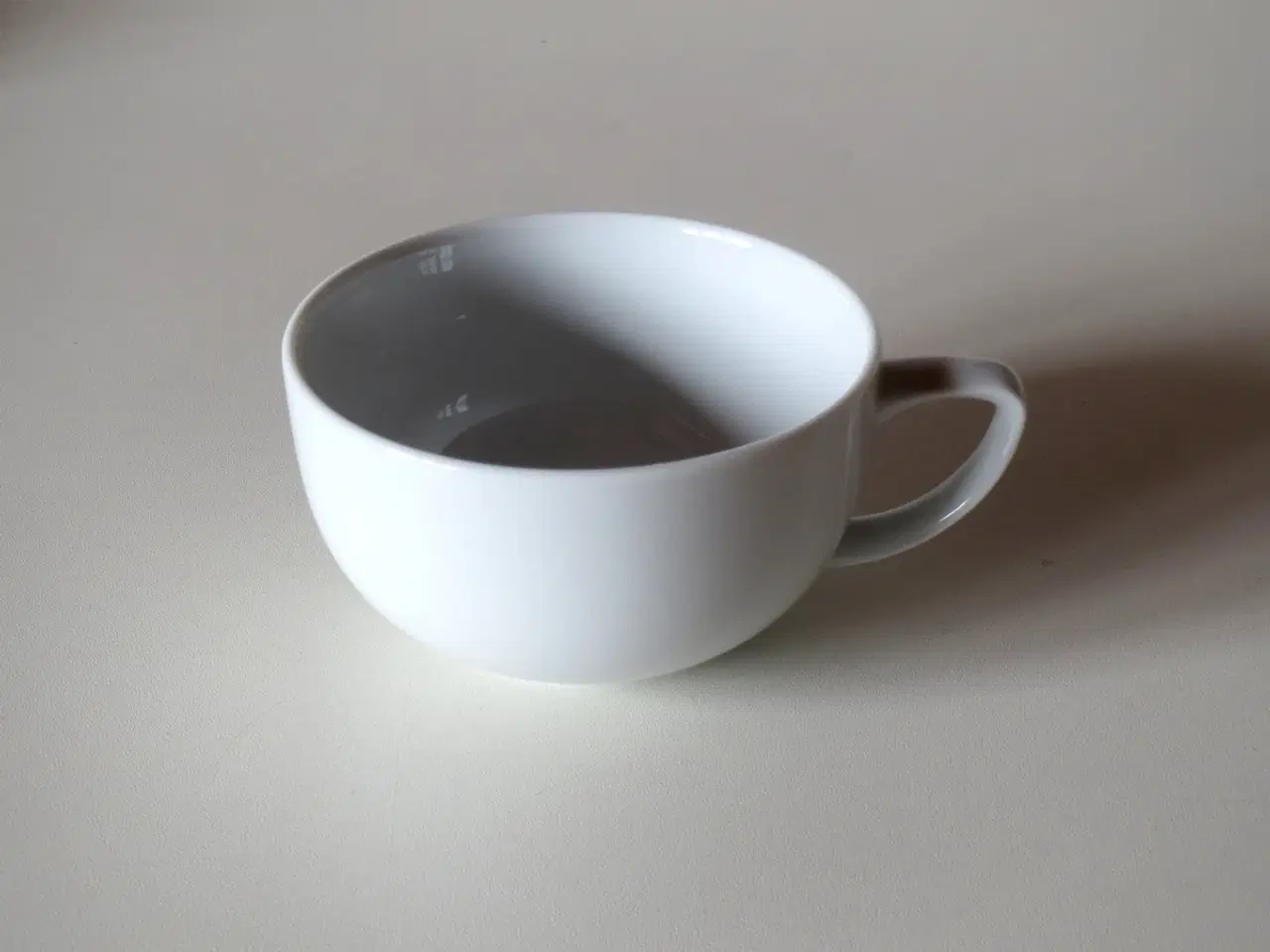 Billede 4 - Hvidpot, krus, tekop og desserttallerkener