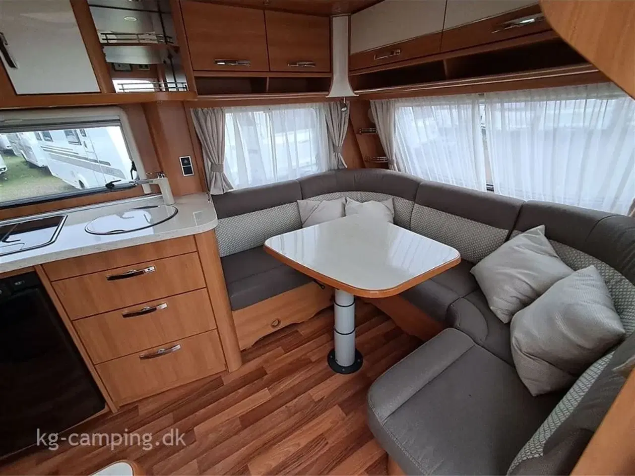 Billede 5 - 2013 - Hymer Eriba Nova Luxus Line 465   Særdeles velholdt kvalitetsvogn m/TRUMA XT mover, UltraHeat, DUO-control, ATC og Markise