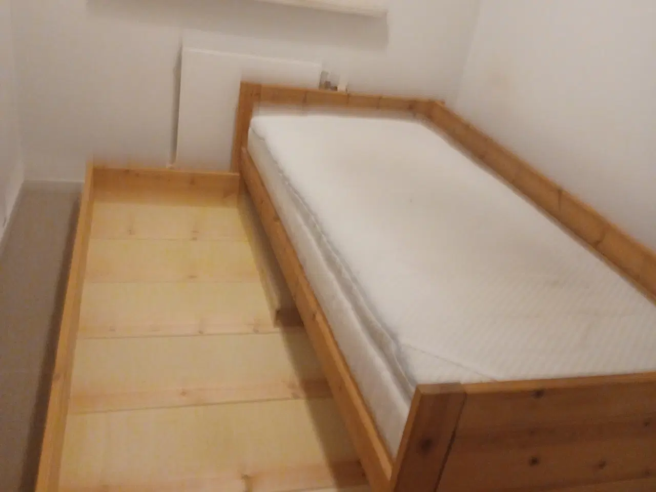 Billede 1 - Seng