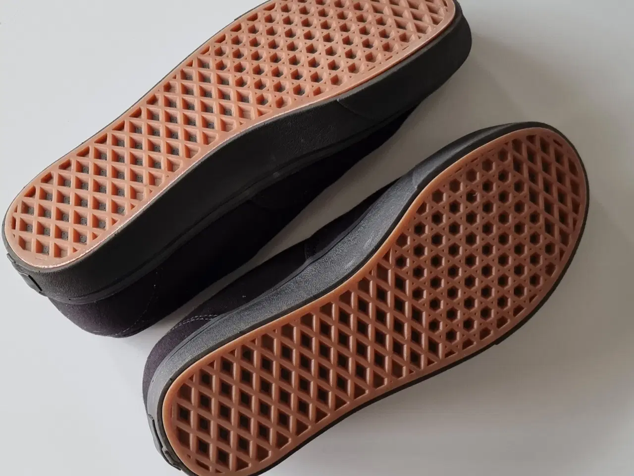 Billede 4 - Vans Sneakers str. 41 - Comfycush - helt sorte