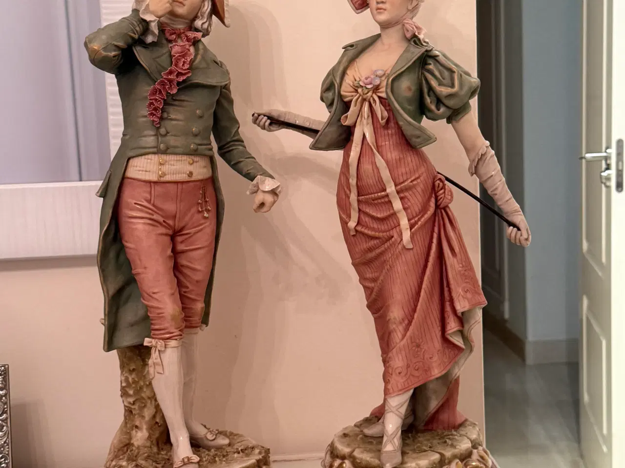 Billede 1 - Royal Dux Bohemia figurerne