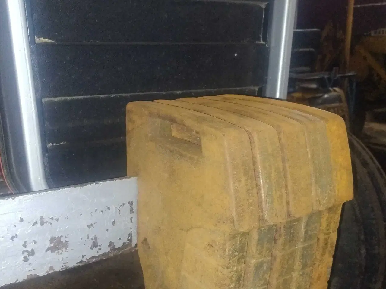 Billede 1 - Massey Ferguson frontvægte købes 