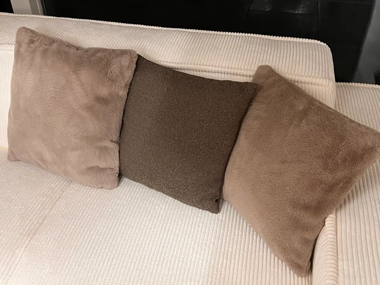 Billede 1 - 3 fine puder fra Ilva. 