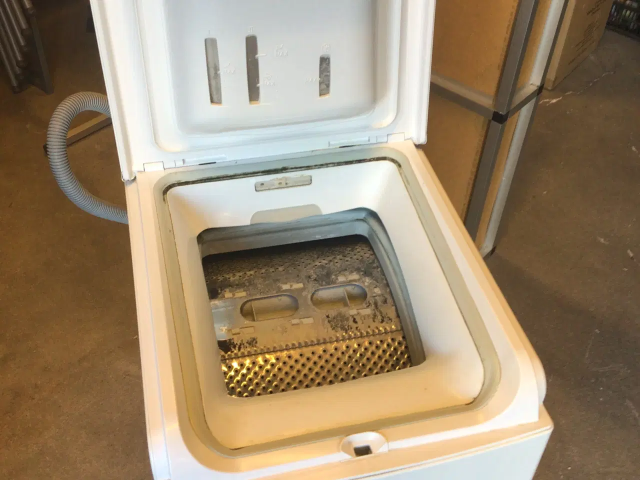 Billede 2 - Vaskemaskine Whirlpool smal model