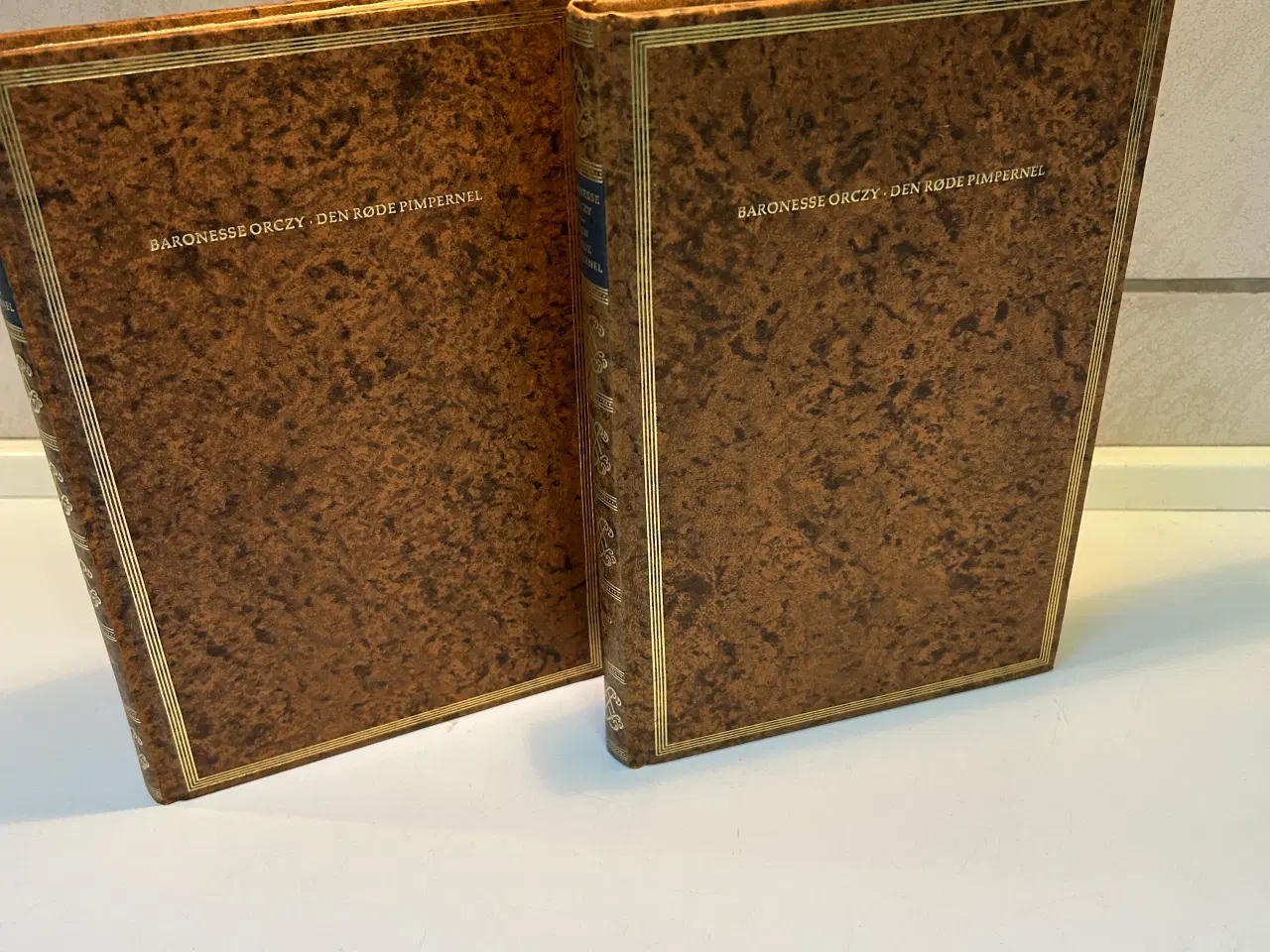 Billede 1 - 2 bind Den røde Pimpernel