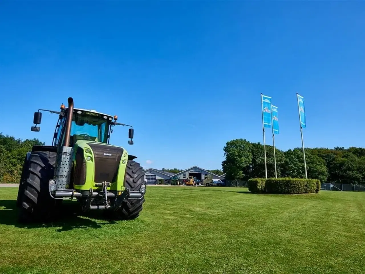 Billede 12 - - - - Traktor udlejning, UDLEJNING AF TRAKTOR TIL MARKARBEJDET