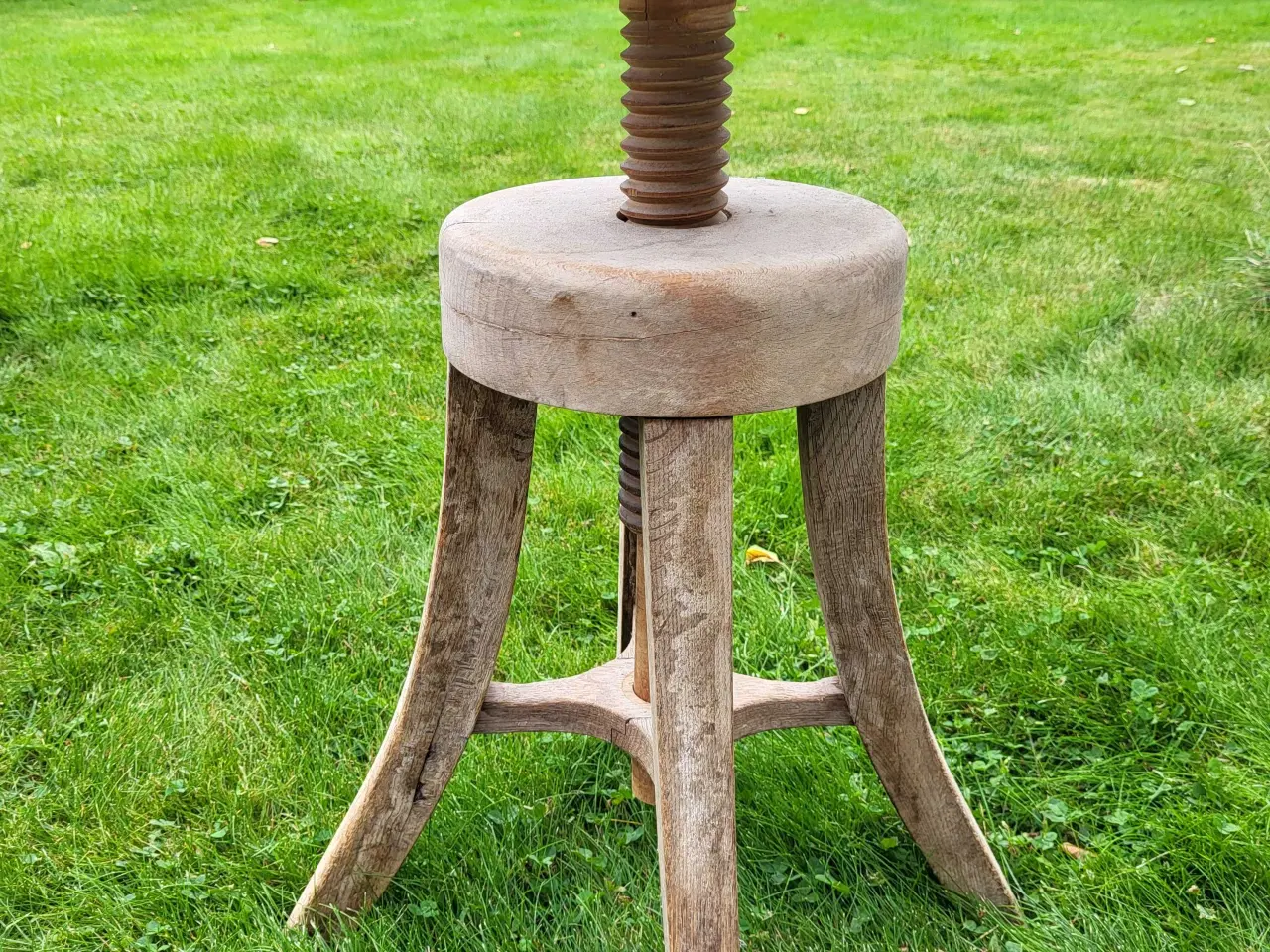 Billede 2 - Antik kunstner skammel