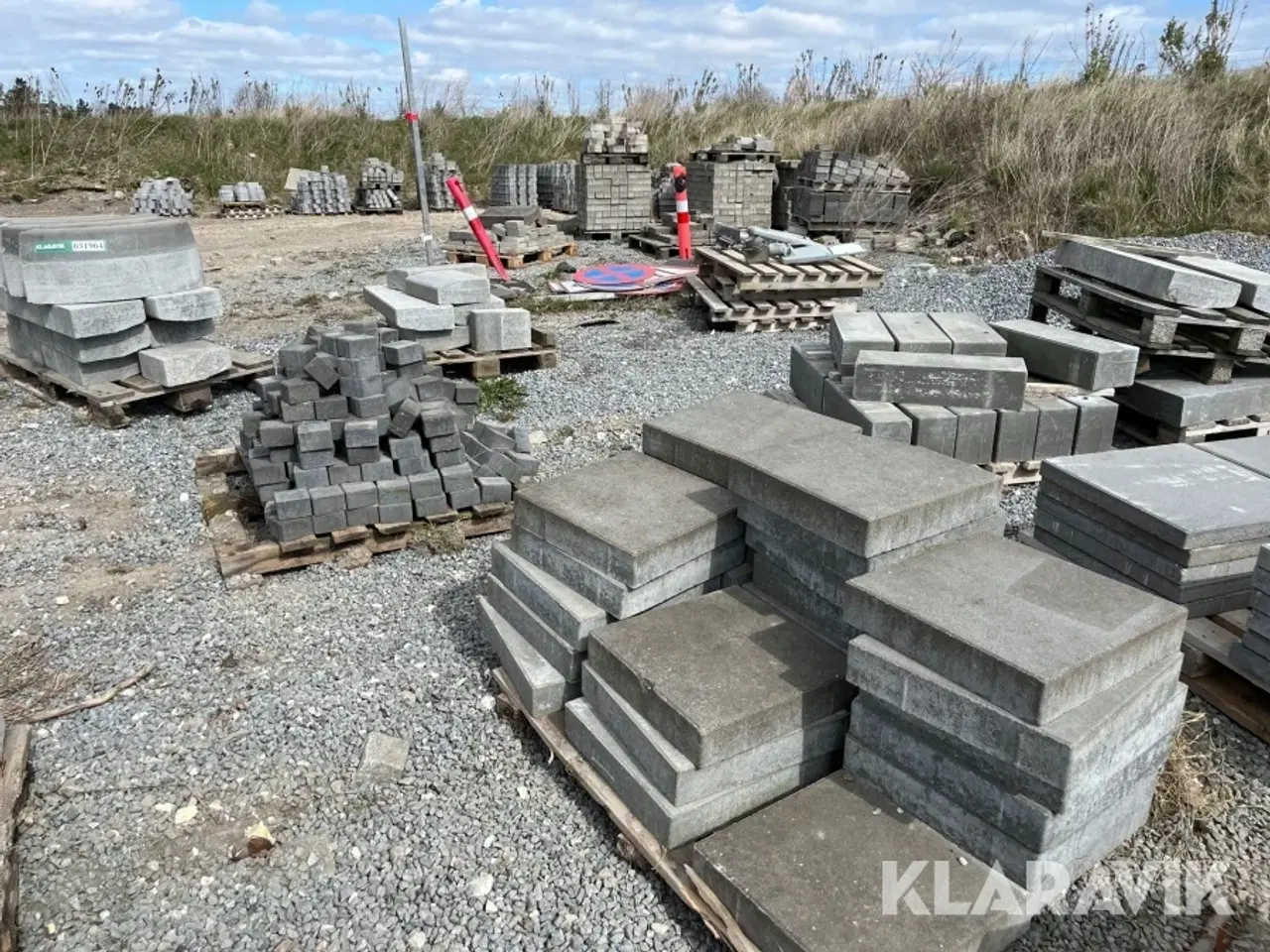 Billede 1 - Assorterede fliser og sten - 18 paller