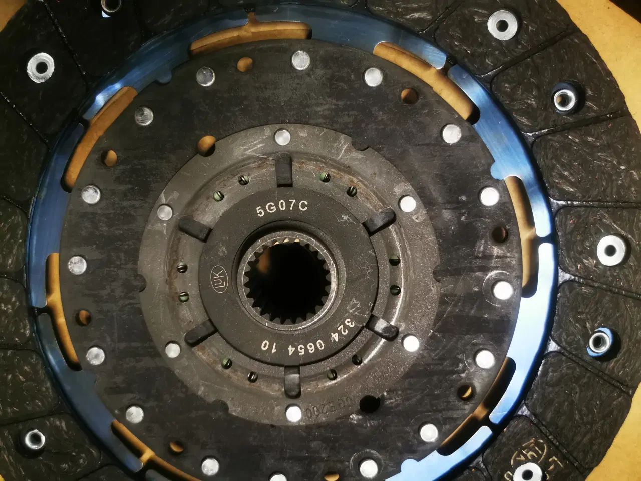 Billede 2 - Nyt koblingssæt med svinghjul og klemmeleje.