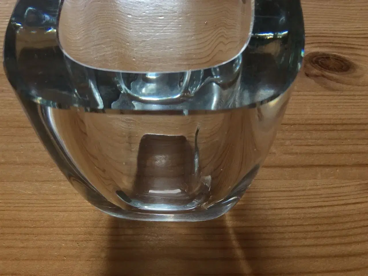 Billede 2 - Holmegaards vase i kraftigt glas
