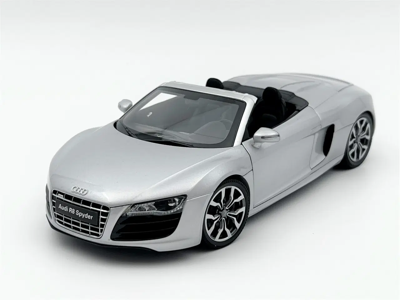 Billede 2 - 2008 Audi R8 5,2 FSI V10 Spyder - 1:18