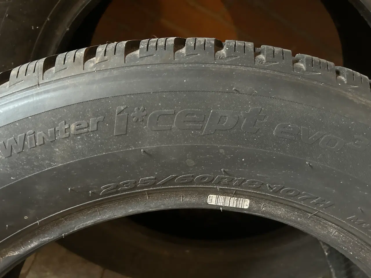 Billede 1 - Hankook 235/60-18 107