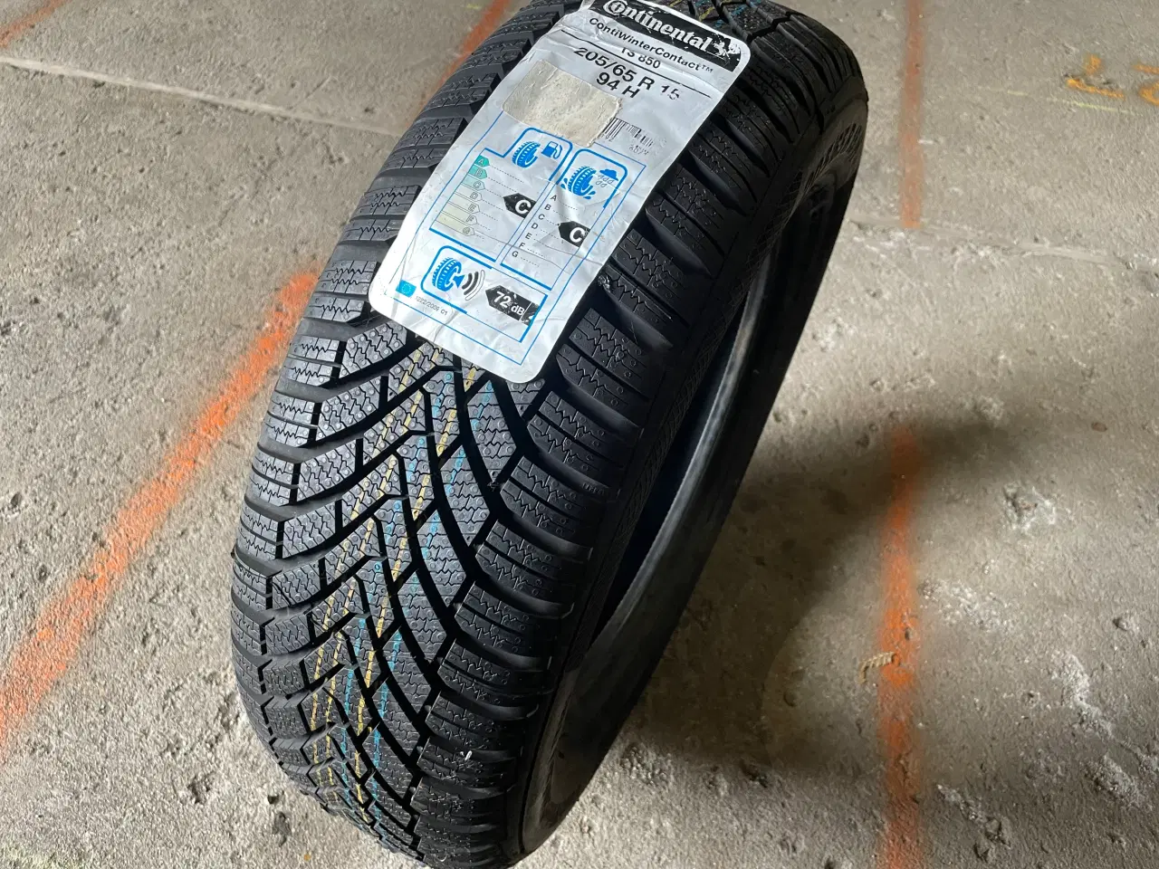 Billede 2 - 15 Continental 205/65r15 Ref.W18 vinter