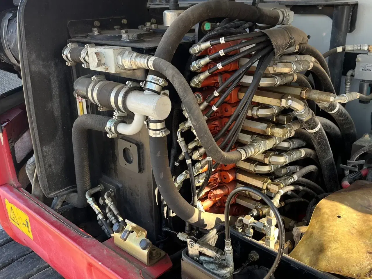 Billede 12 - Takeuchi TB260 Hydraulisk skovlskifte med kipbar planerskovl