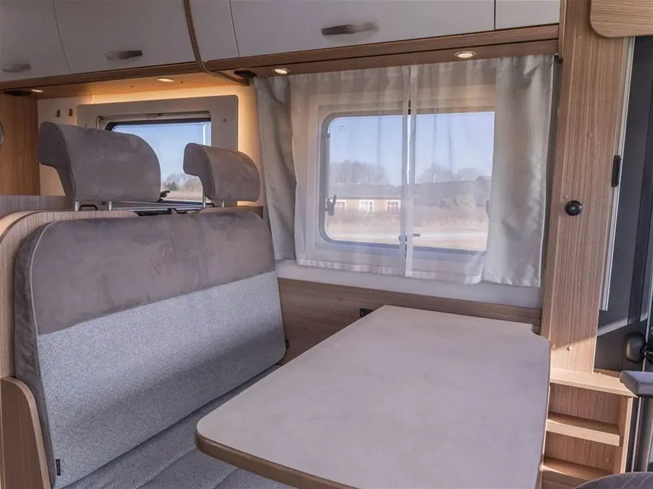 Billede 11 - 2021 - Carado I 338 Aut.   Topudstyret Helintegreret Carado med automatgear