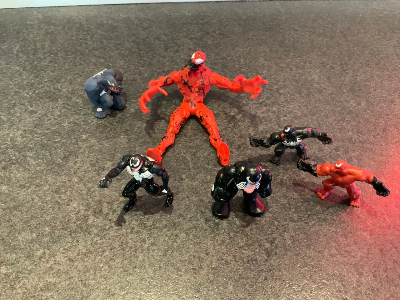 Billede 7 - Spiderman og venum figurer