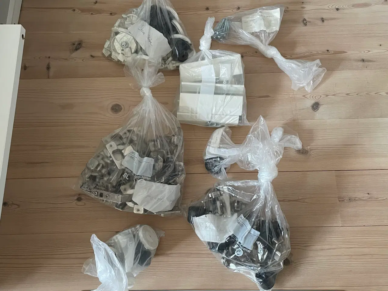 Billede 8 - Garderobeskabe