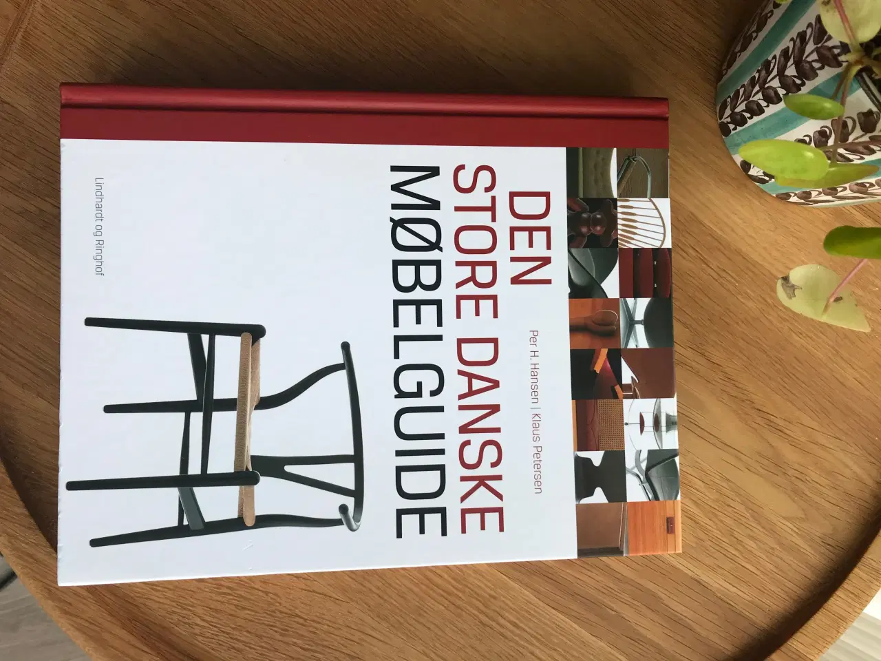 Billede 1 - Den Store Danske Møbelguide af Per H. Hansen og Kl