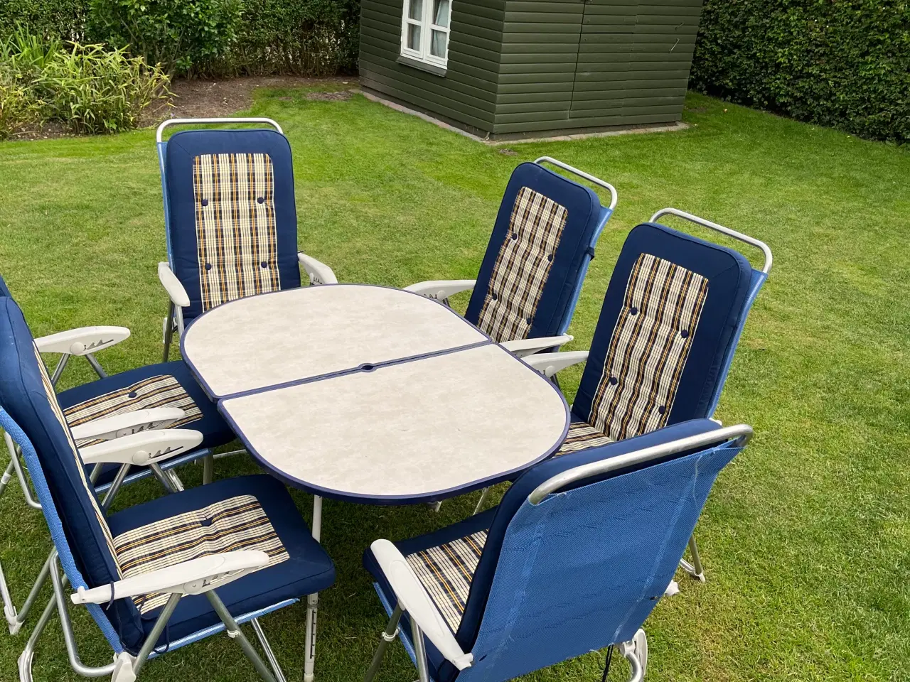 Billede 1 - 6 camping  stole med hynder og 1 bord 