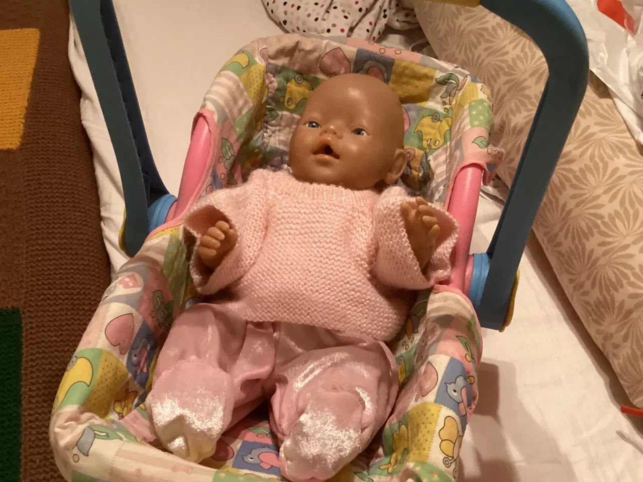 Billede 3 - Baby Born dukke med bærestol