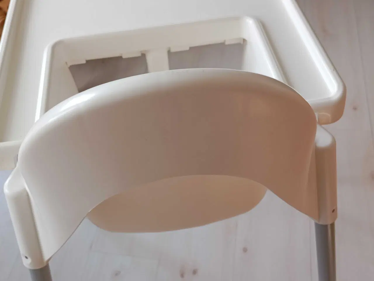 Billede 8 - Barnestol. Højstol med bordplade