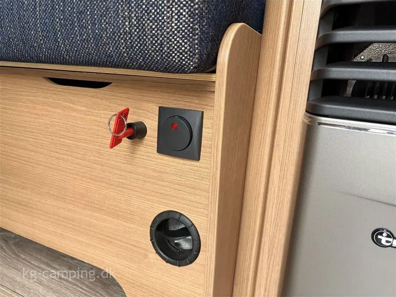 Billede 10 - 2022 - Fendt Saphir 465 TG   Enkeltsengsvogn med totalvægt 1500 KG. Fremtræder som ny !!   (ny vare på lager og under klargøring)