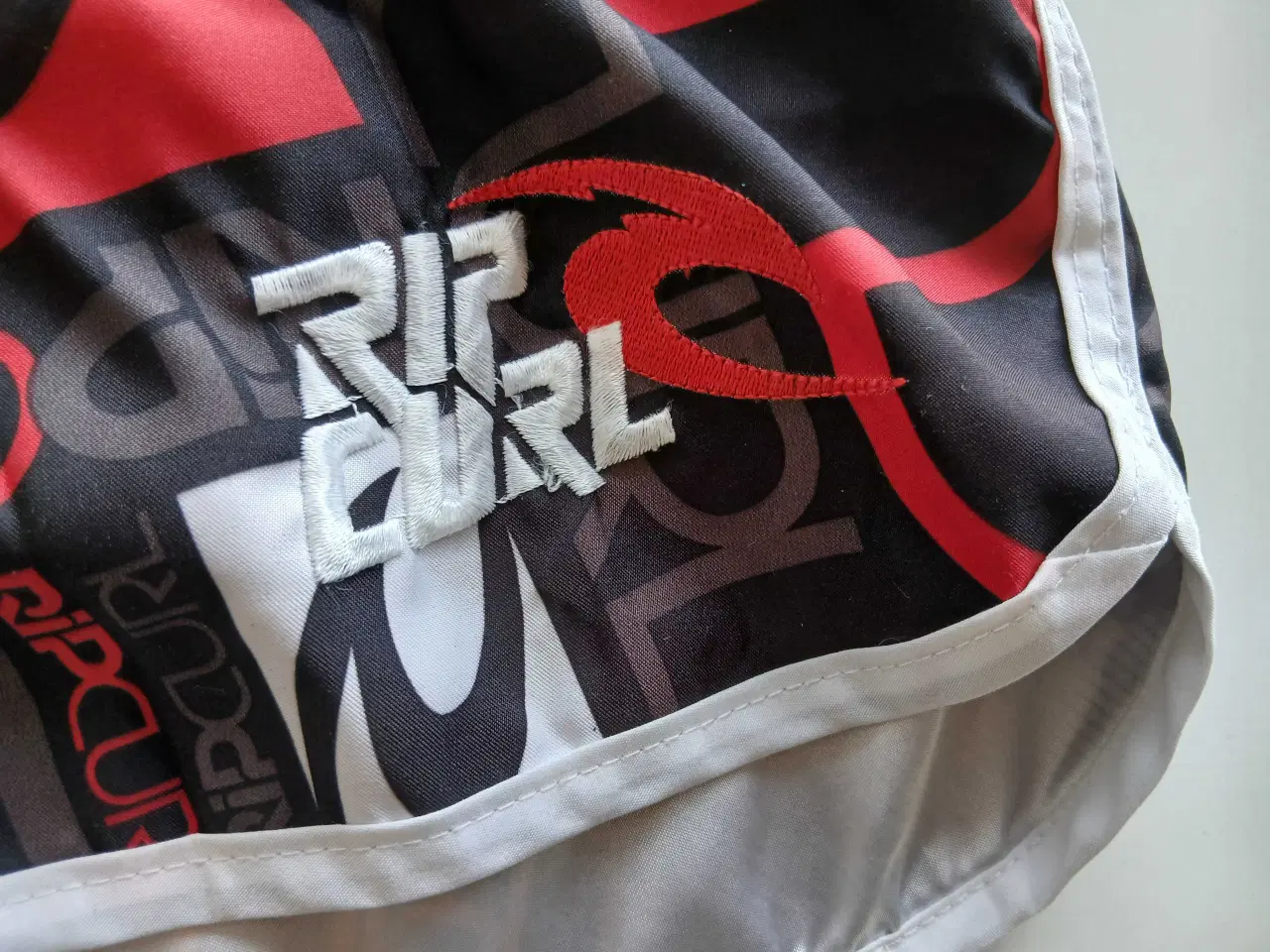 Billede 2 - Shorts. Rip Curl. Large/ 40