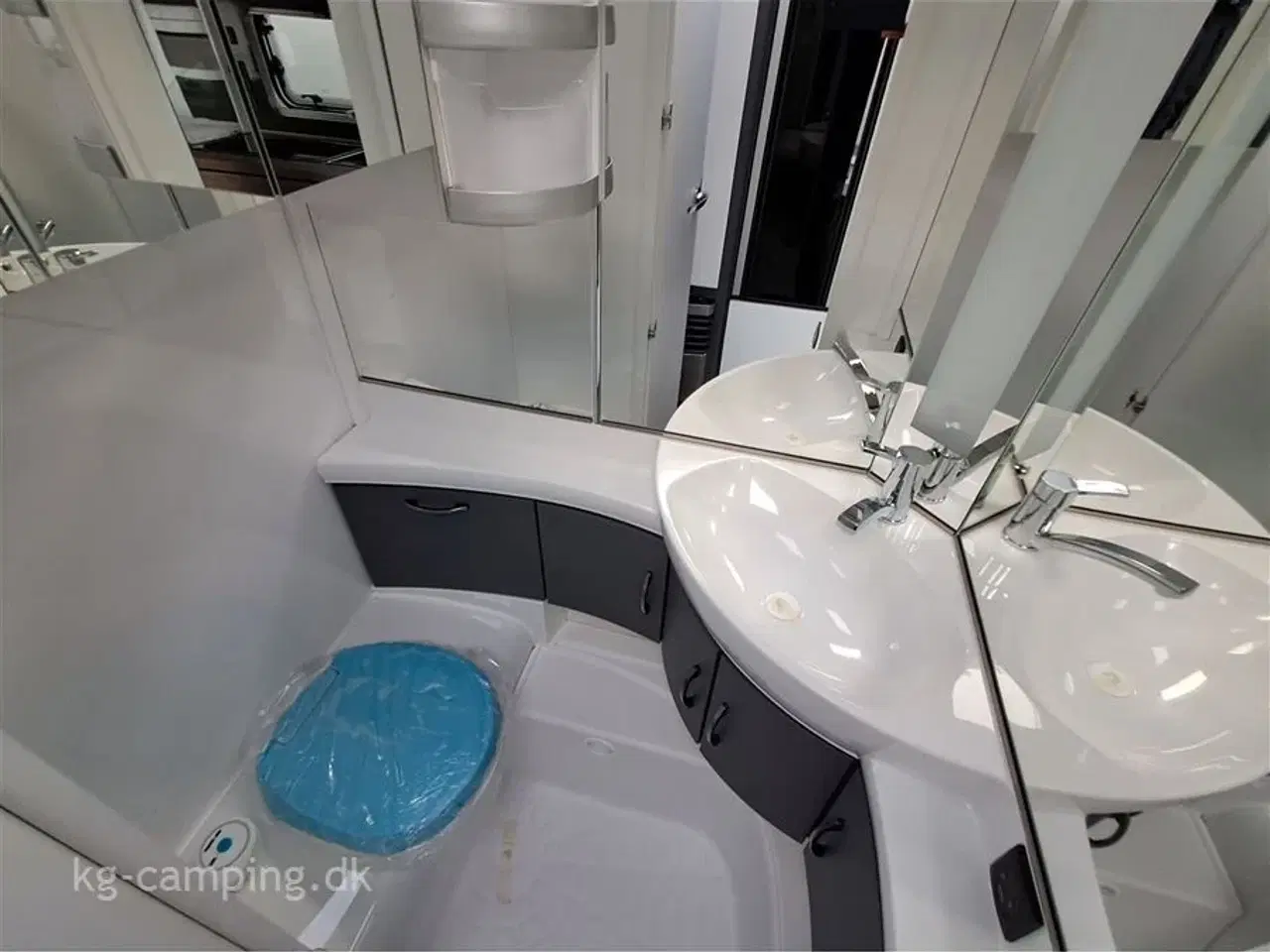 Billede 9 - 2025 - Hobby Excellent Edition 540 UL   Velindrettet vogn - enkeltsenge med sengeudvidelse - Kan opvejes til 1800 kg.