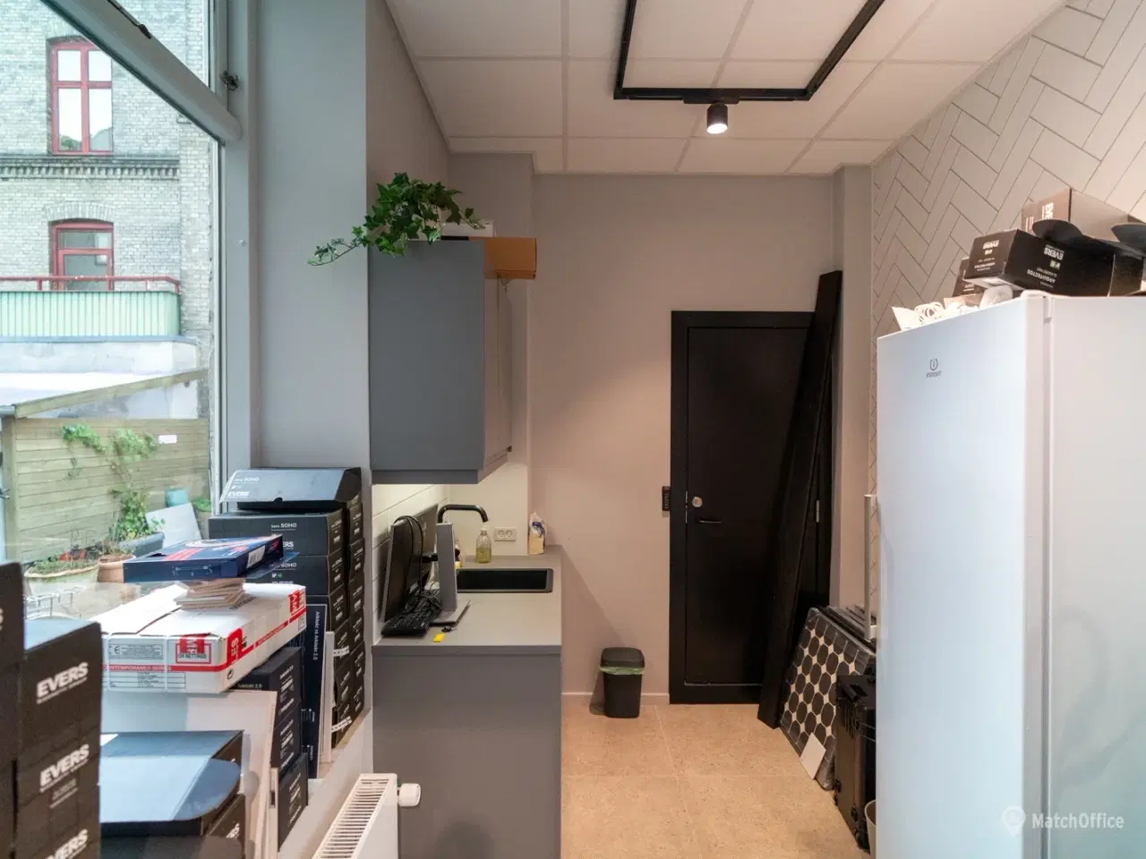 Billede 13 - SÆLGES: Stilren erhvervsandel med markant hjørneplacering og højt afkast – midt på Frederiksberg