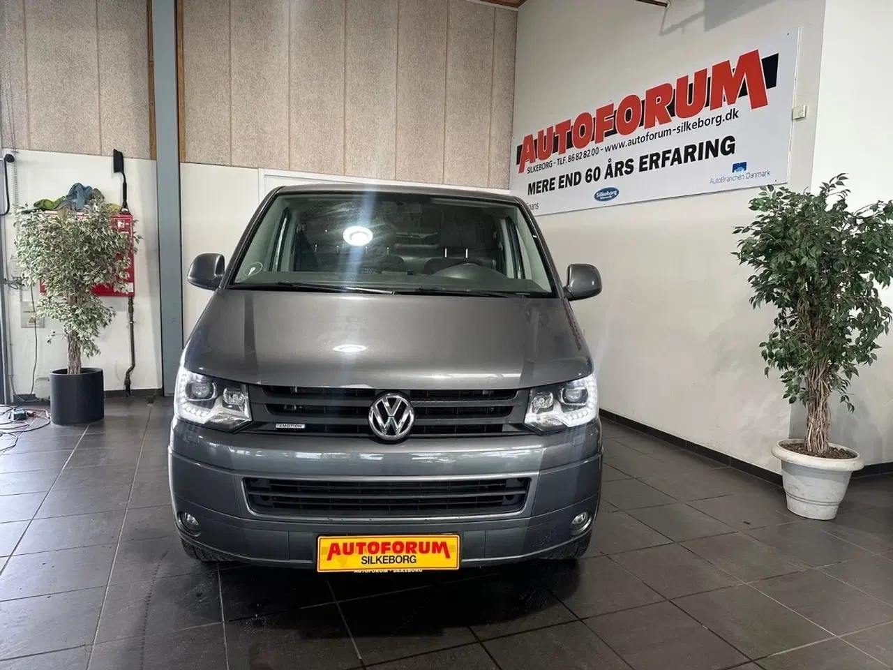 Billede 2 - VW Transporter 2,0 TDi 180 Kassevogn DSG 4Motion kort