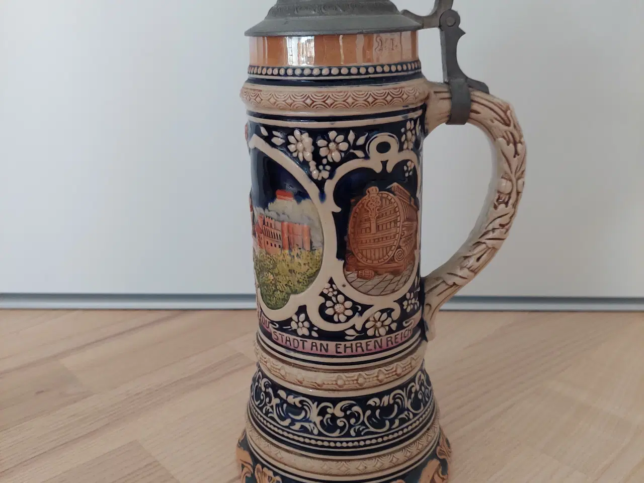 Billede 3 - Tysk ølkrus med spilledåse