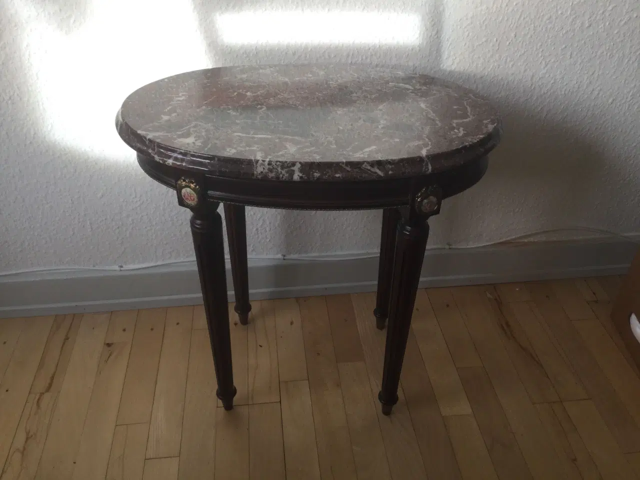 Billede 2 - Antikt bord med marmorplade