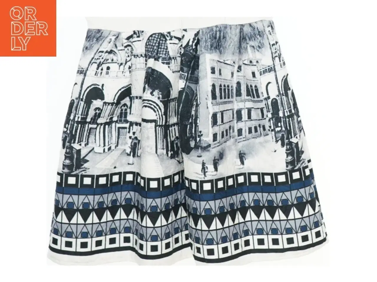 Billede 2 - Kjole med bymotiv fra Dns (str. S)