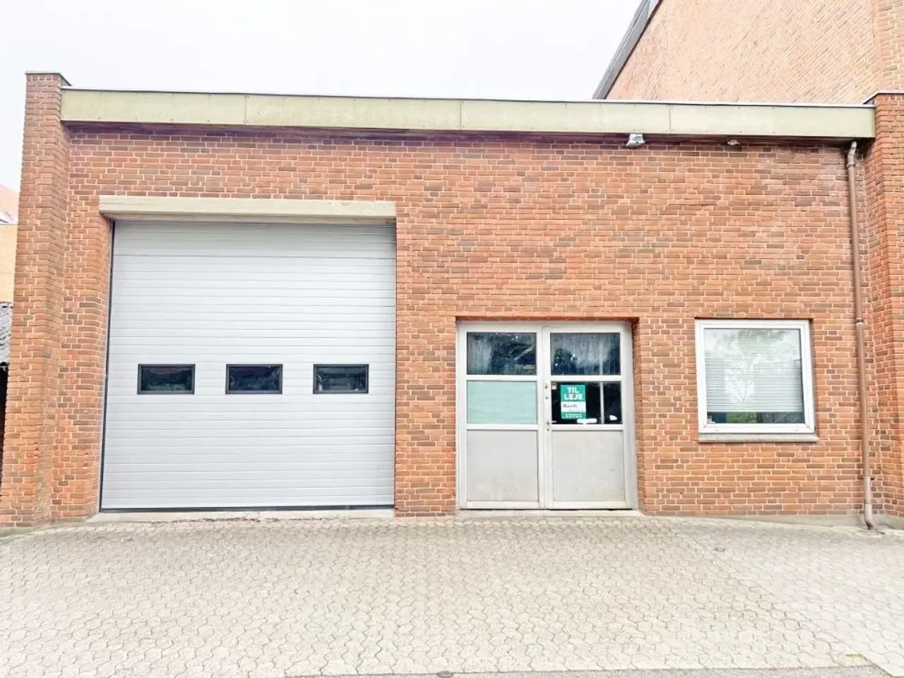 Billede 1 - Lager / garage i Viborg centrum - i alt ca. 230 kvm