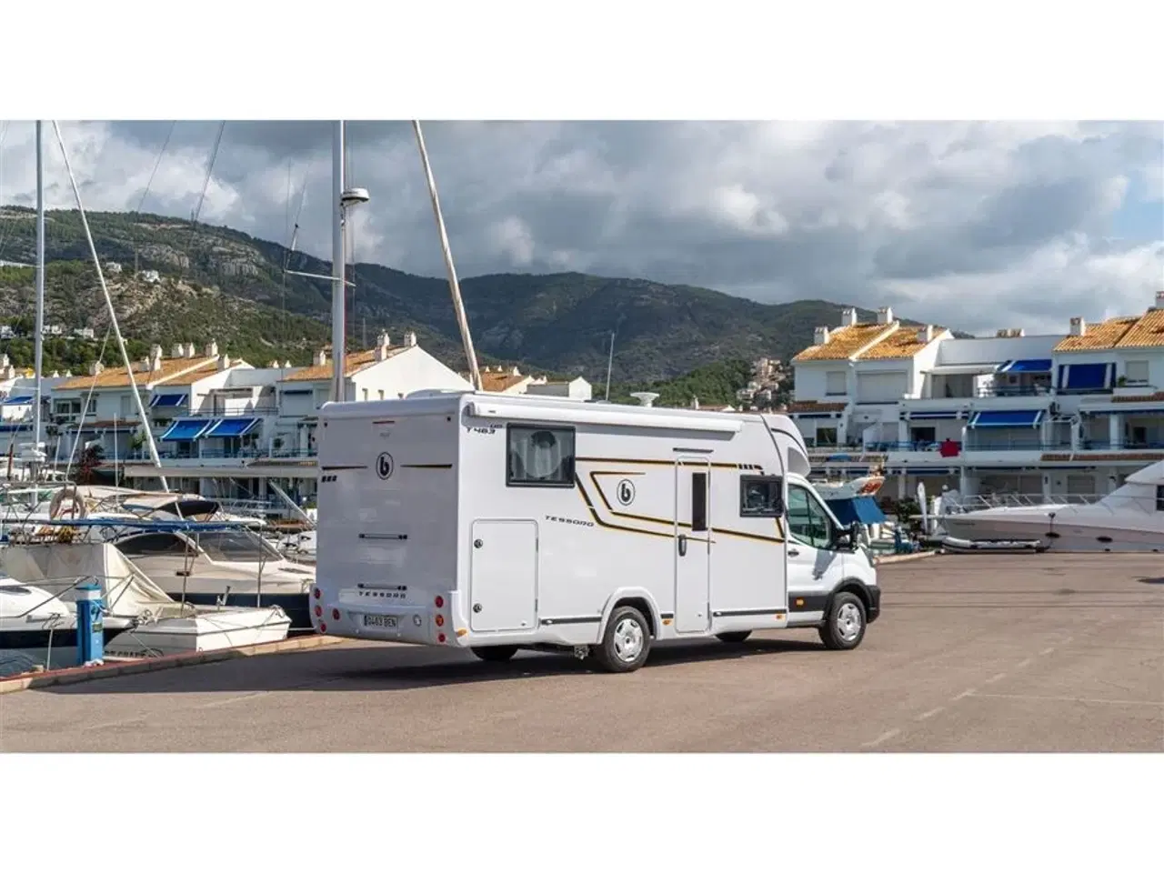 Billede 7 - 2026 - Benimar Tessoro T463   Automat gear - Dieselfyr - 12V kompressor køl - 200W solcelle