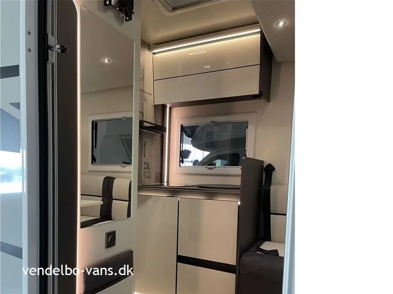 Billede 24 - 2025 - McLouis Mc4 Slim 337 Nem og handy - kort - lav - smal